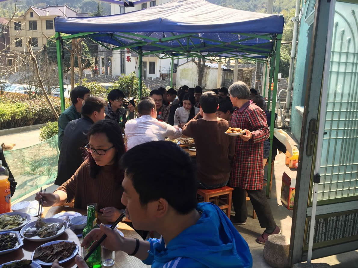 jiuyou官网企业员工春游活动